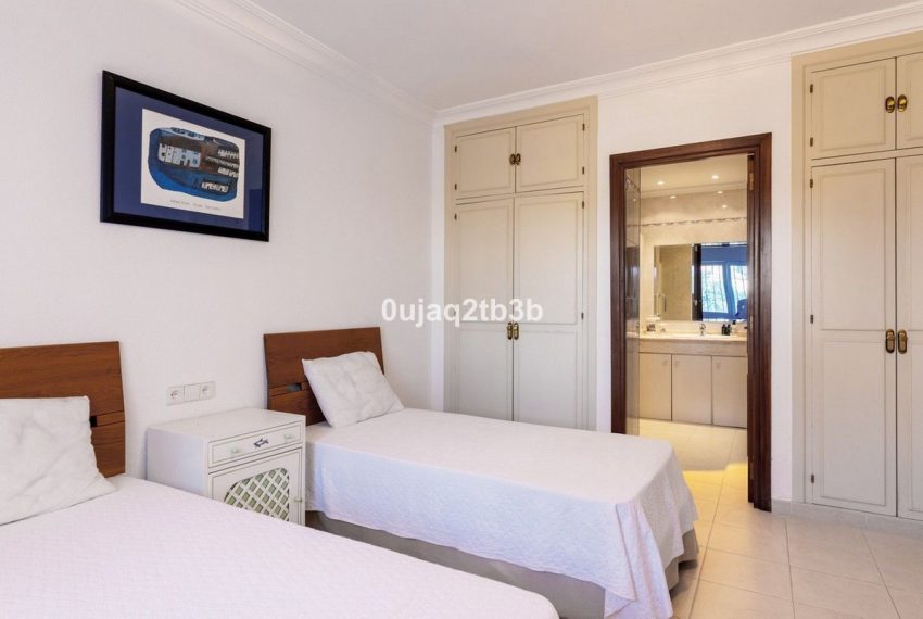 R4974682-Apartment-For-Sale-Nueva-Andalucia-Ground-Floor-3-Beds-143-Built-8