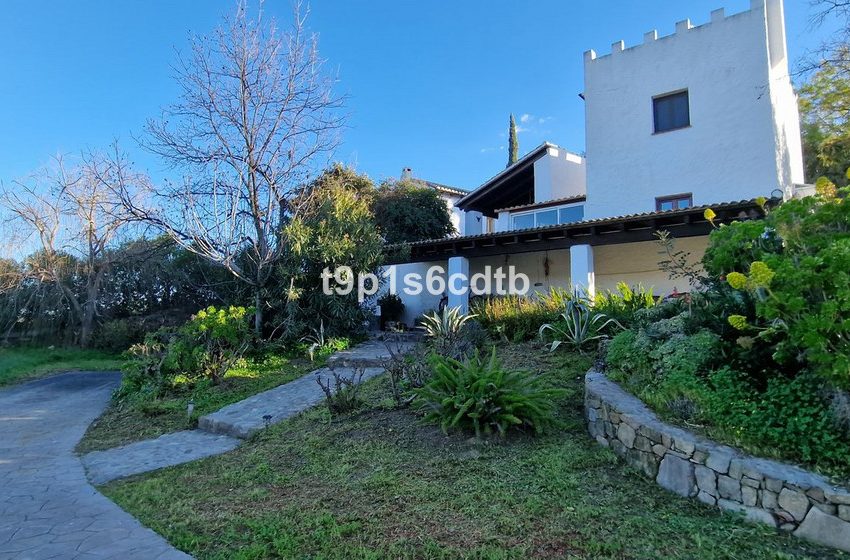 R4974733-Villa-For-Sale-Coin-Finca-8-Beds-398-Built-2