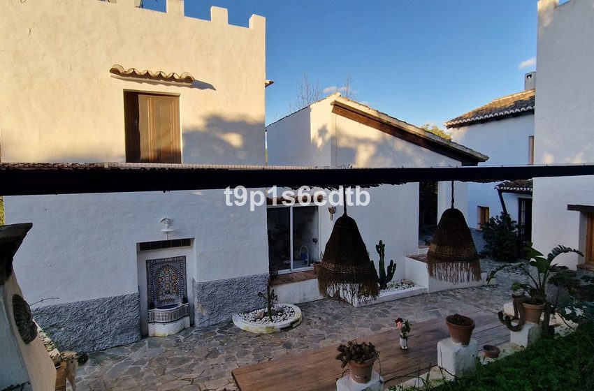 R4974733-Villa-For-Sale-Coin-Finca-8-Beds-398-Built-3