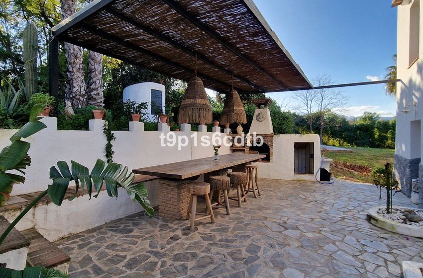 R4974733-Villa-For-Sale-Coin-Finca-8-Beds-398-Built-5
