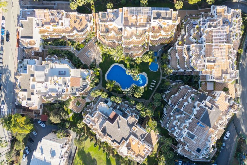 R4974862-Apartment-For-Sale-Aloha-Penthouse-3-Beds-148-Built-3