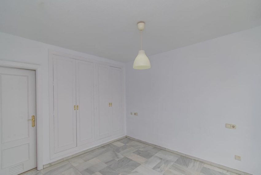 R4976134-Apartment-For-Sale-Nagueles-Penthouse-1-Beds-71-Built-4