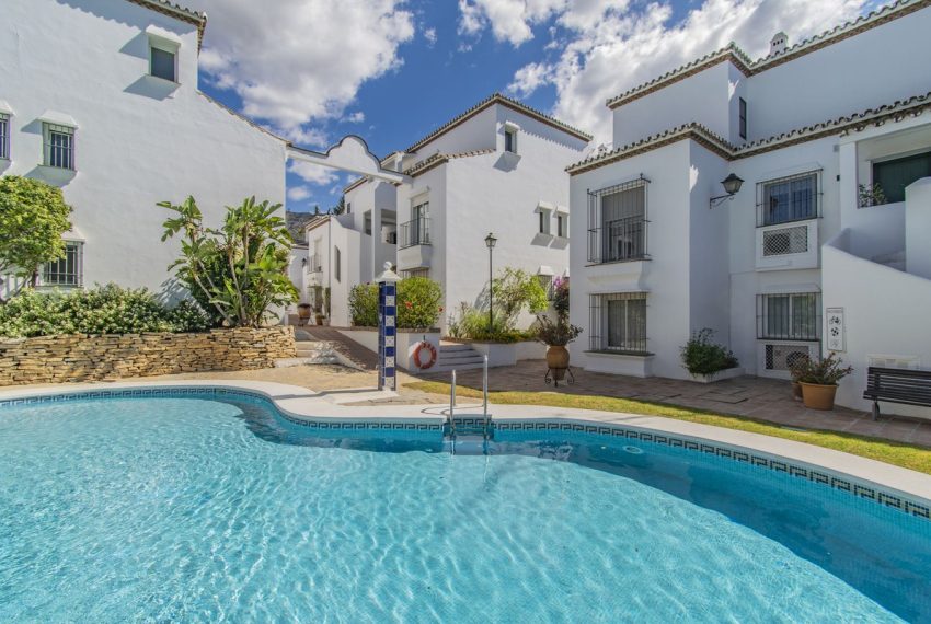 R4976134-Apartment-For-Sale-Nagueles-Penthouse-1-Beds-71-Built