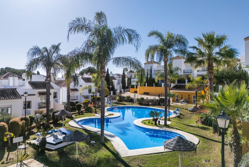 R4976461-Apartment-For-Sale-Nueva-Andalucia-Middle-Floor-2-Beds-85-Built