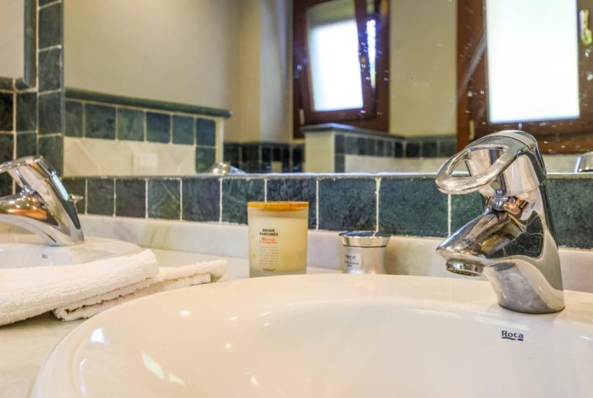 R4976485-Apartment-For-Sale-The-Golden-Mile-Ground-Floor-3-Beds-229-Built-12