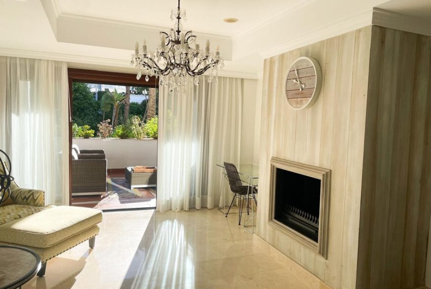 R4976485-Apartment-For-Sale-The-Golden-Mile-Ground-Floor-3-Beds-229-Built-3