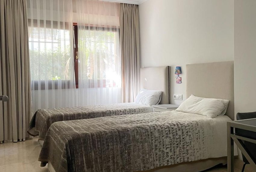 R4976485-Apartment-For-Sale-The-Golden-Mile-Ground-Floor-3-Beds-229-Built-5