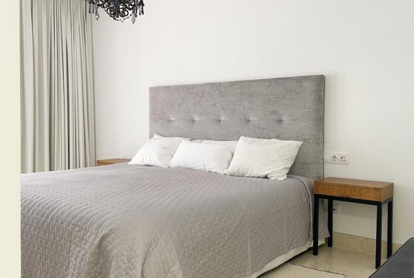 R4976485-Apartment-For-Sale-The-Golden-Mile-Ground-Floor-3-Beds-229-Built-6