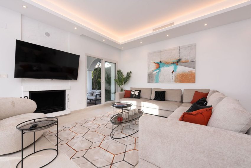 R4976497-Villa-For-Sale-Cabopino-Detached-4-Beds-200-Built-17