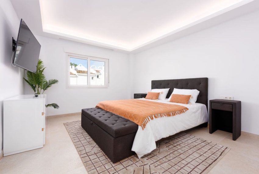 R4976497-Villa-For-Sale-Cabopino-Detached-4-Beds-200-Built-4