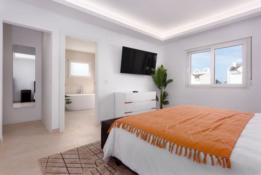 R4976497-Villa-For-Sale-Cabopino-Detached-4-Beds-200-Built-6