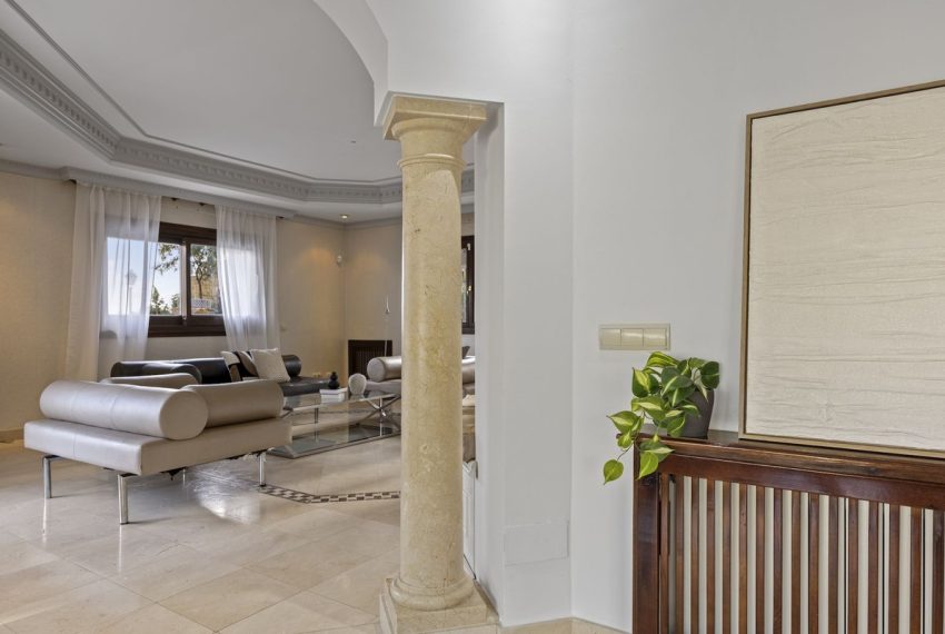 R4976557-Villa-For-Sale-Los-Arqueros-Detached-6-Beds-690-Built-13