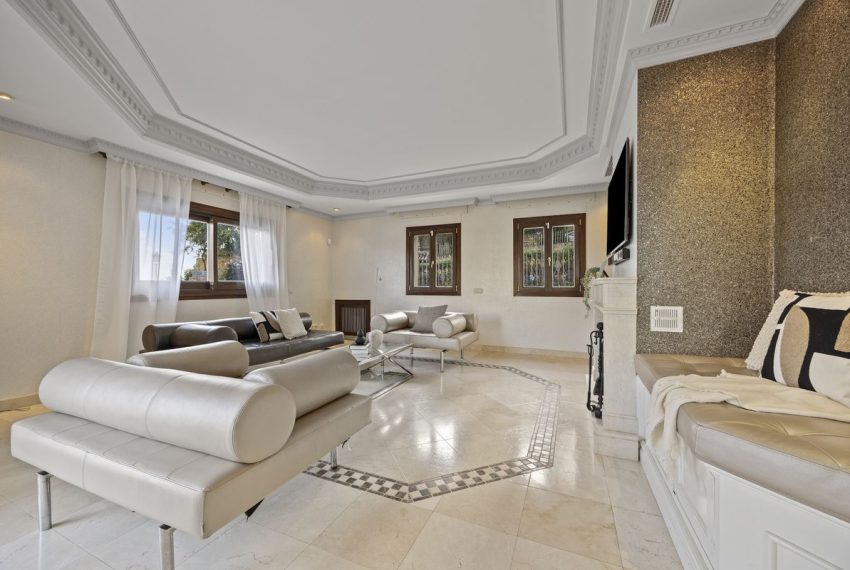 R4976557-Villa-For-Sale-Los-Arqueros-Detached-6-Beds-690-Built-14