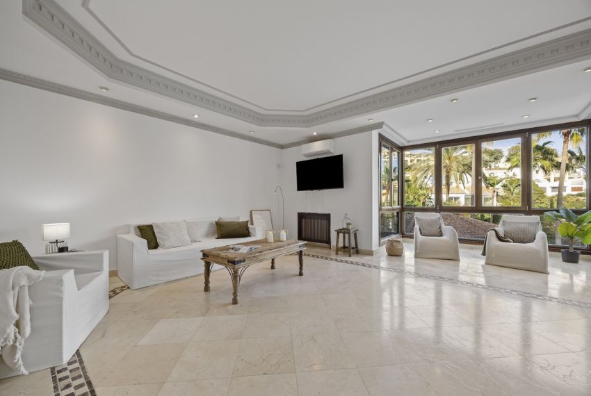R4976557-Villa-For-Sale-Los-Arqueros-Detached-6-Beds-690-Built-5