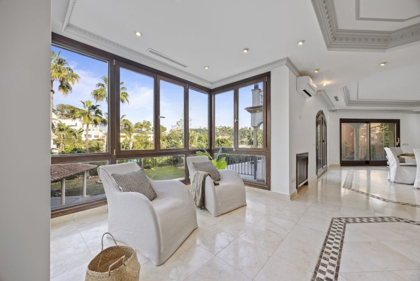 R4976557-Villa-For-Sale-Los-Arqueros-Detached-6-Beds-690-Built-6
