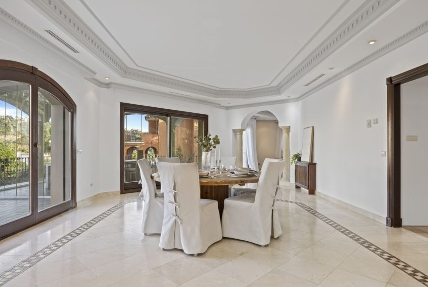 R4976557-Villa-For-Sale-Los-Arqueros-Detached-6-Beds-690-Built-7