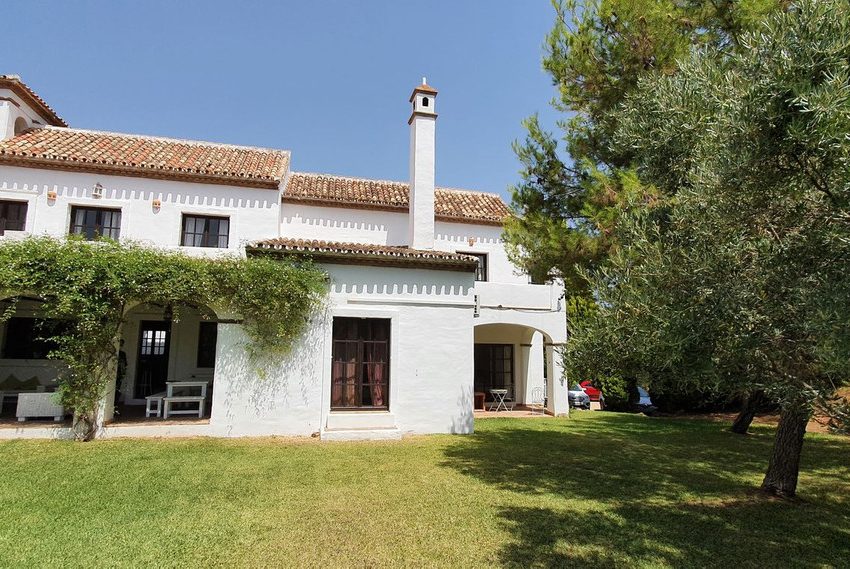 R4976917-Villa-For-Sale-Mijas-Detached-10-Beds-1232-Built-1