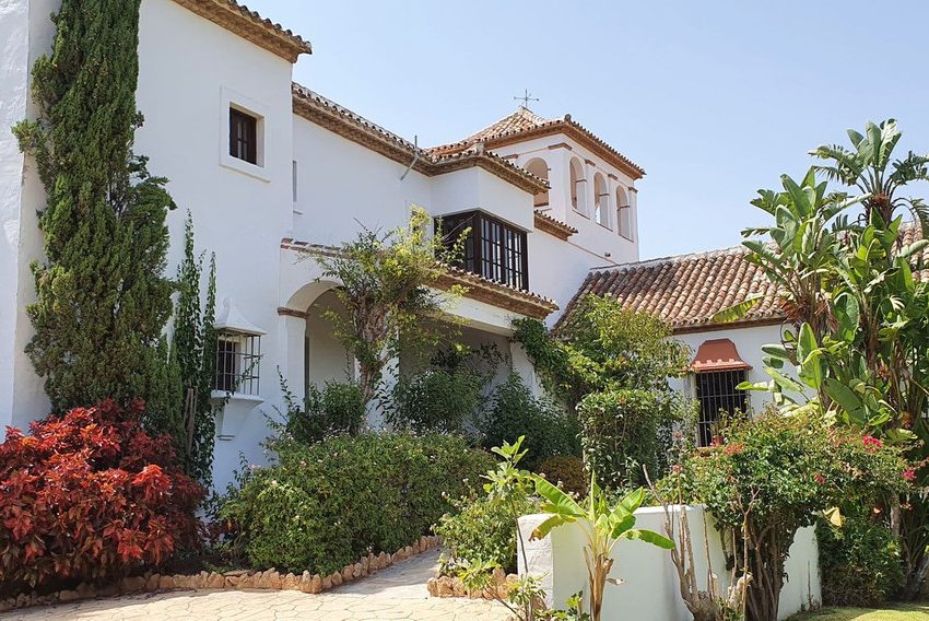 R4976917-Villa-For-Sale-Mijas-Detached-10-Beds-1232-Built-2