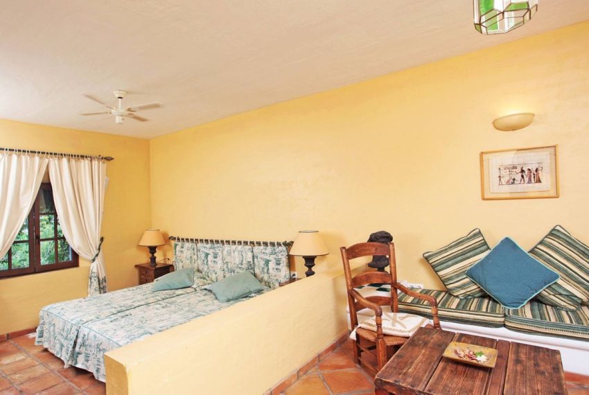 R4976917-Villa-For-Sale-Mijas-Detached-10-Beds-1232-Built-6