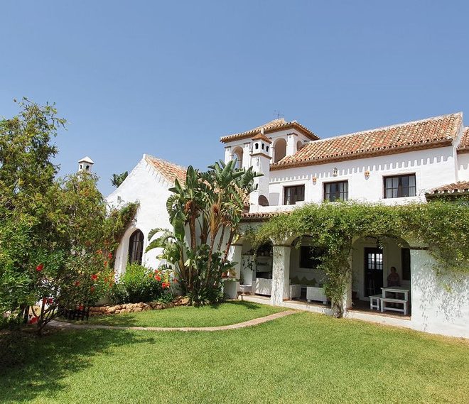 R4976917-Image 1-Detached - 10 Beds - 1232 Built