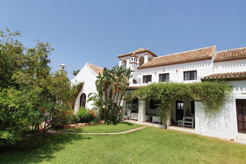 R4976917-Villa-For-Sale-Mijas-Detached-10-Beds-1232-Built