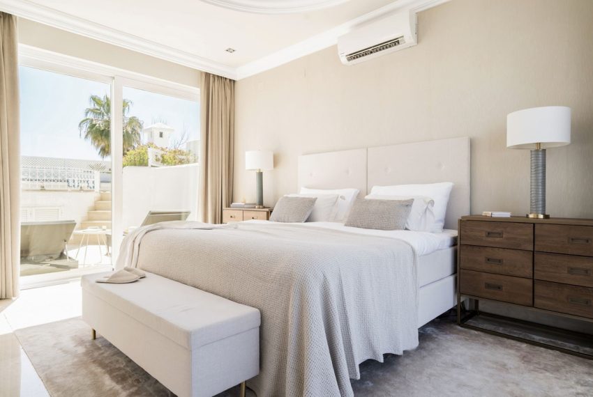 R4976989-Apartment-For-Sale-The-Golden-Mile-Penthouse-Duplex-3-Beds-173-Built-10