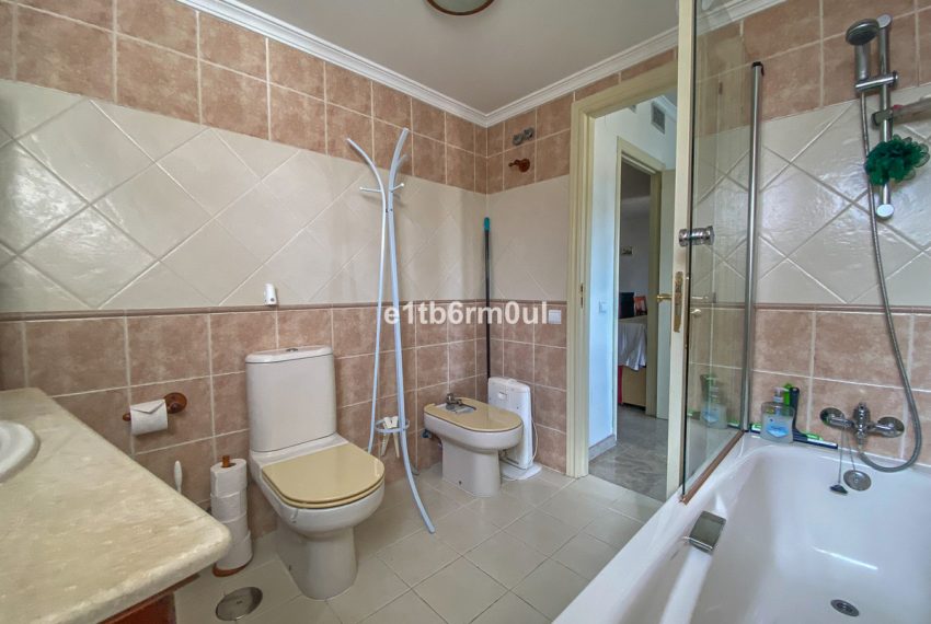 R4977196-Apartment-For-Sale-Nueva-Andalucia-Middle-Floor-2-Beds-131-Built-10