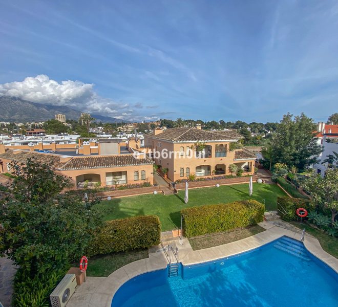 R4977196-Image 1-Middle Floor - 2 Beds - 131 Built