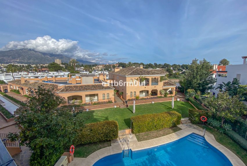 R4977196-Apartment-For-Sale-Nueva-Andalucia-Middle-Floor-2-Beds-131-Built