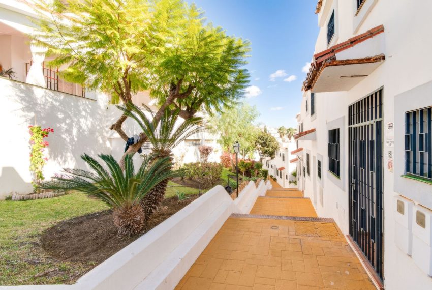 R4978900-Townhouse-For-Sale-Nueva-Andalucia-Terraced-3-Beds-87-Built-1