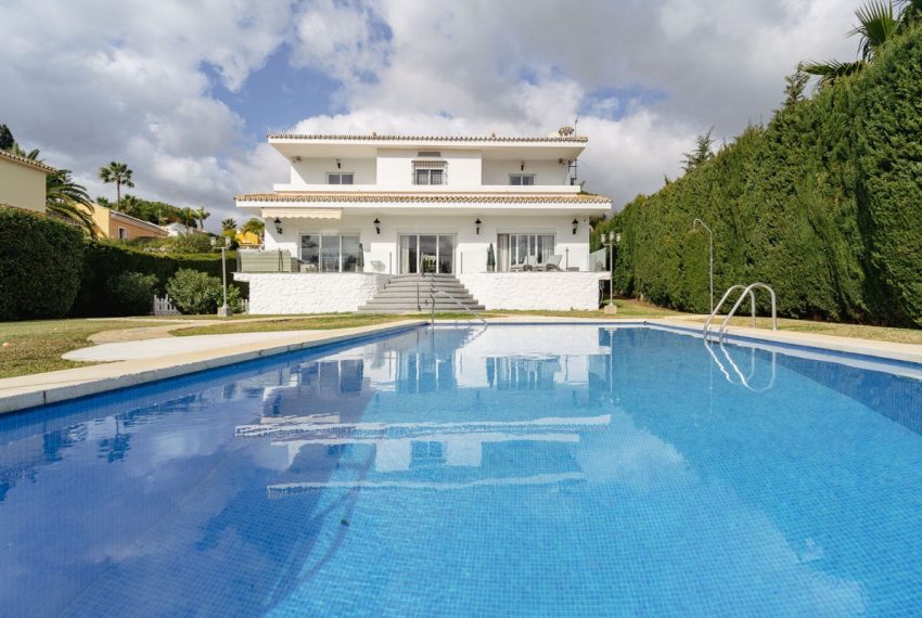 R4978924-Villa-For-Sale-Nagueles-Detached-6-Beds-395-Built-4