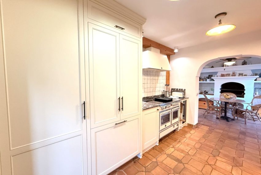 R4979035-Villa-For-Sale-Marbella-Semi-Detached-4-Beds-396-Built-13