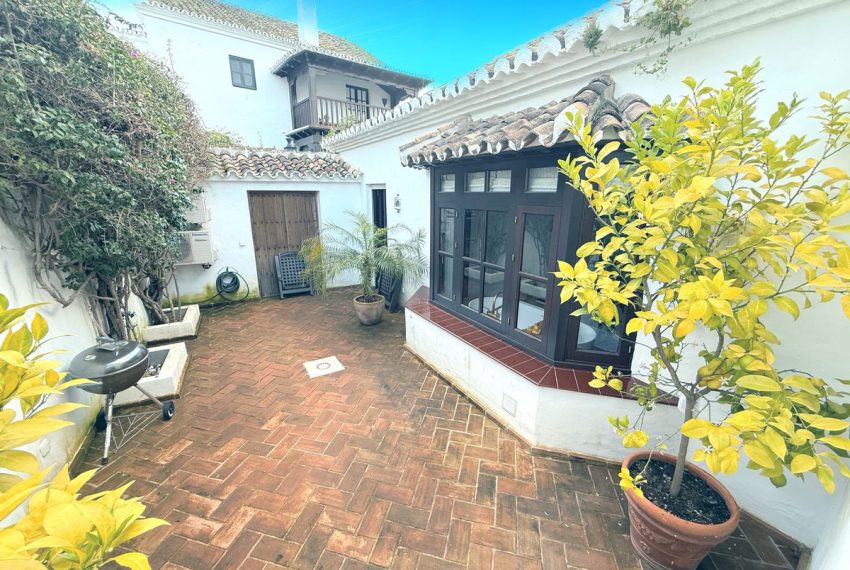 R4979035-Villa-For-Sale-Marbella-Semi-Detached-4-Beds-396-Built-16