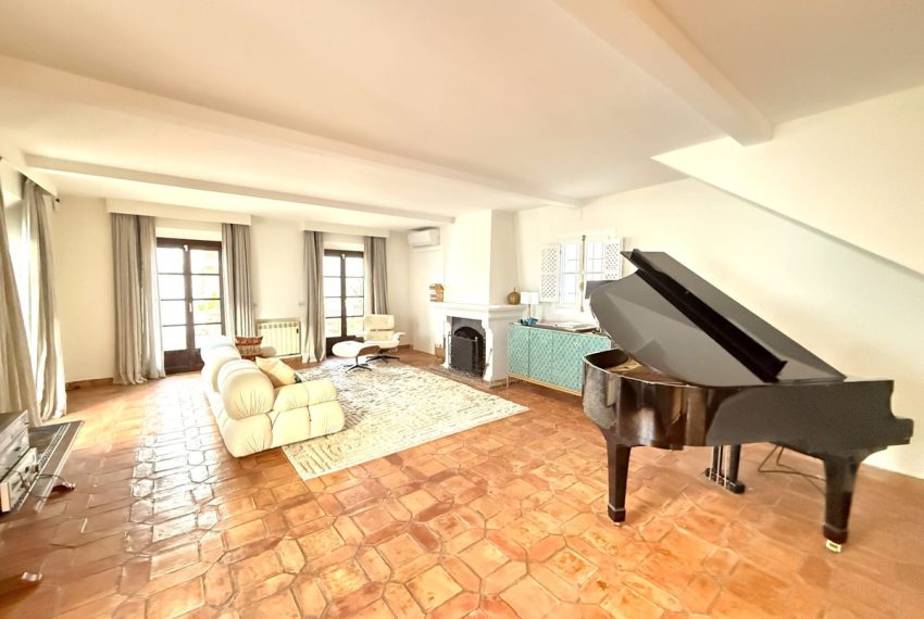 R4979035-Villa-For-Sale-Marbella-Semi-Detached-4-Beds-396-Built-4