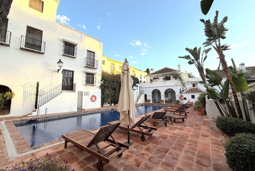 R4979035-Villa-For-Sale-Marbella-Semi-Detached-4-Beds-396-Built-8