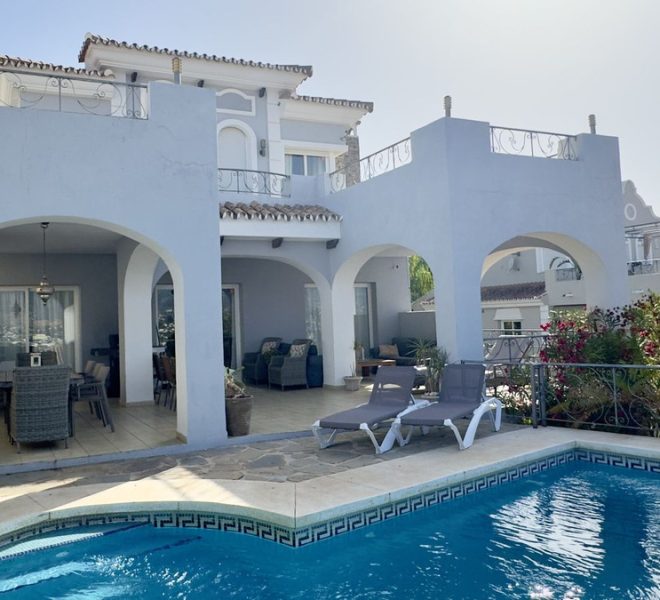 R4979557-Image 1-Detached - 6 Beds - 324 Built