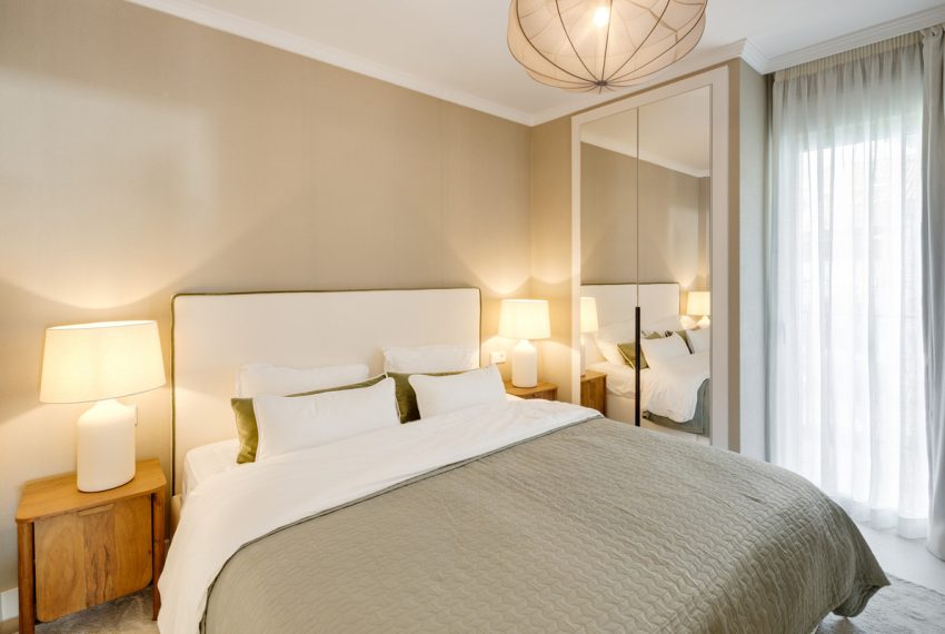 R4980067-Apartment-For-Sale-The-Golden-Mile-Middle-Floor-5-Beds-231-Built-15