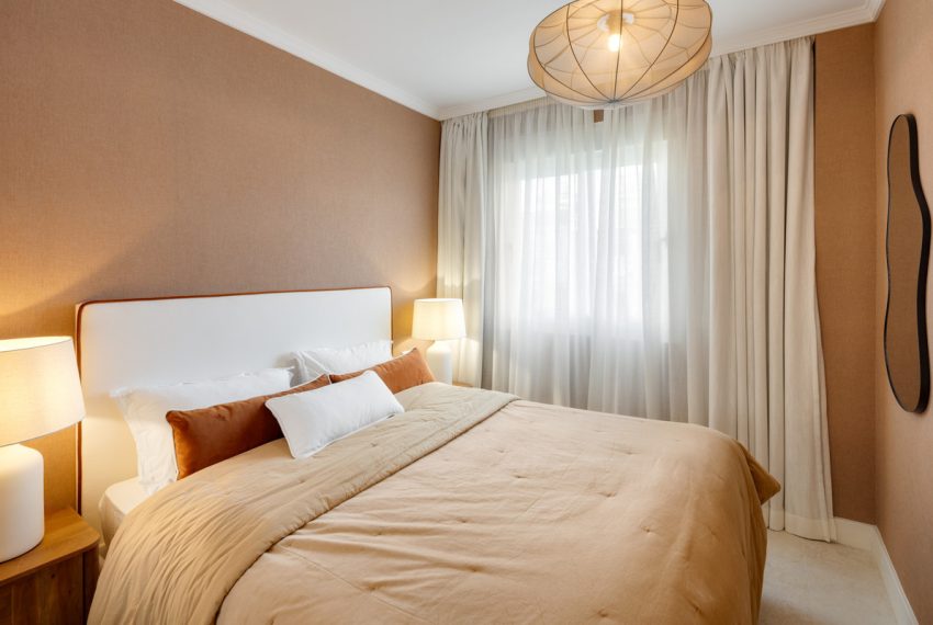 R4980067-Apartment-For-Sale-The-Golden-Mile-Middle-Floor-5-Beds-231-Built-16