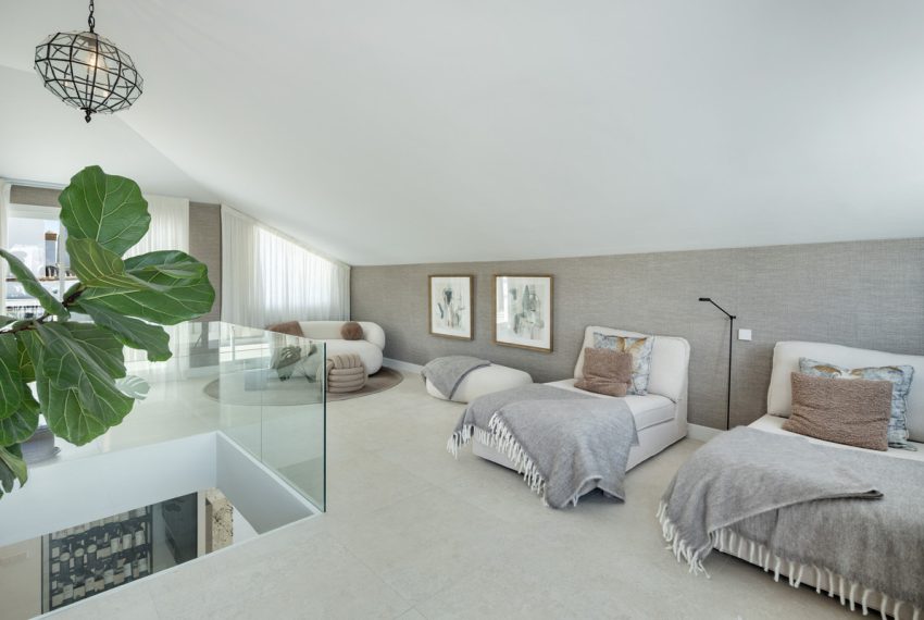 R4980067-Apartment-For-Sale-The-Golden-Mile-Middle-Floor-5-Beds-231-Built-17