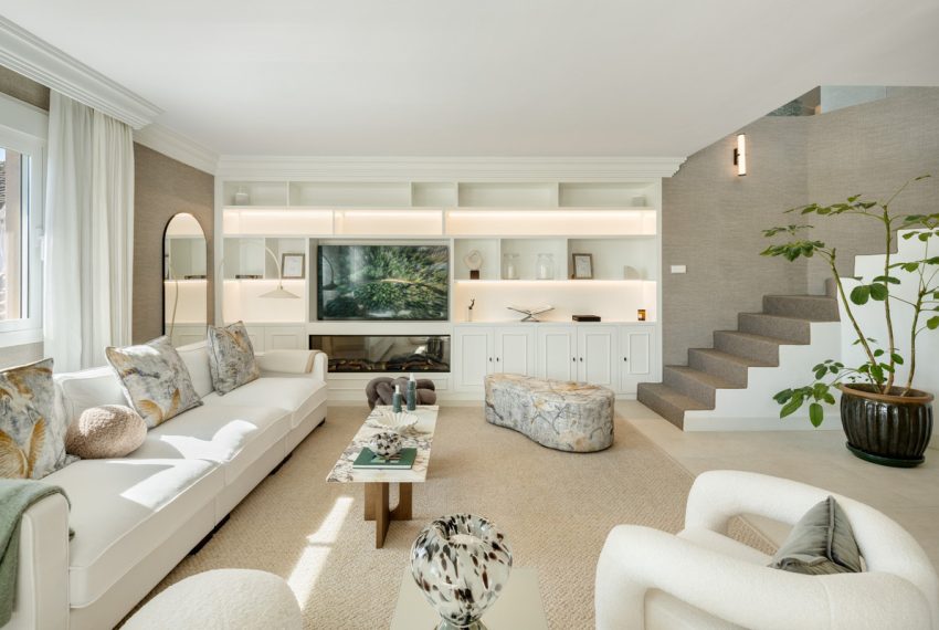 R4980067-Apartment-For-Sale-The-Golden-Mile-Middle-Floor-5-Beds-231-Built