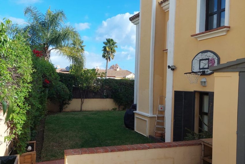 R4980655-Villa-For-Sale-Guadalmina-Alta-Semi-Detached-4-Beds-210-Built-1