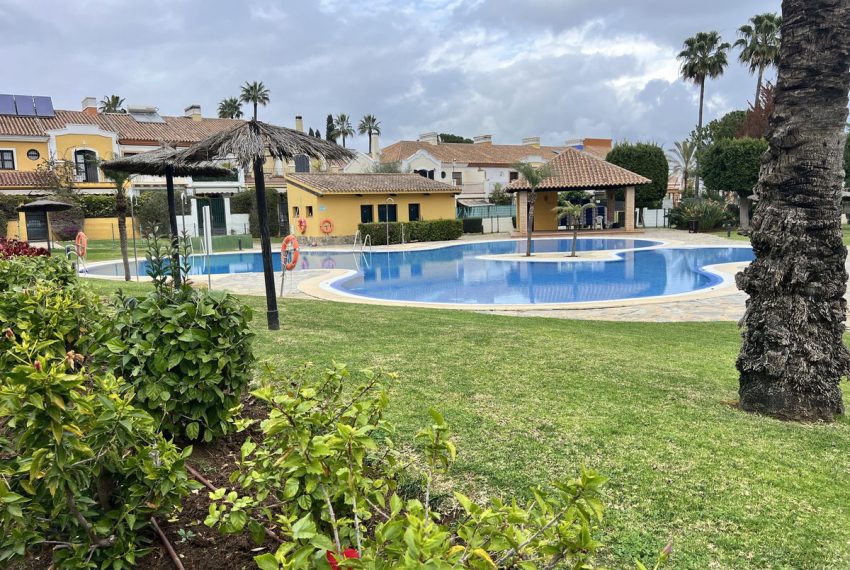 R4980655-Villa-For-Sale-Guadalmina-Alta-Semi-Detached-4-Beds-210-Built