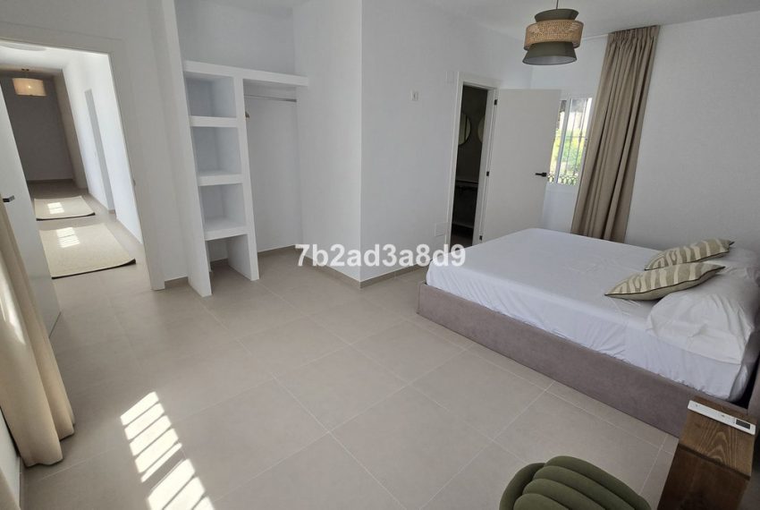 R4981120-Villa-For-Sale-Elviria-Detached-7-Beds-416-Built-14