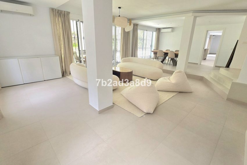 R4981120-Villa-For-Sale-Elviria-Detached-7-Beds-416-Built-2