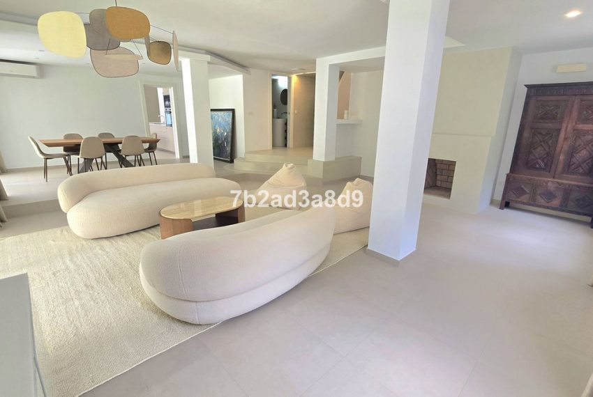 R4981120-Villa-For-Sale-Elviria-Detached-7-Beds-416-Built-4
