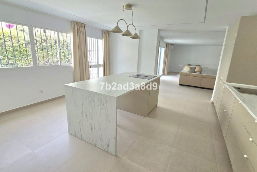 R4981120-Villa-For-Sale-Elviria-Detached-7-Beds-416-Built-5