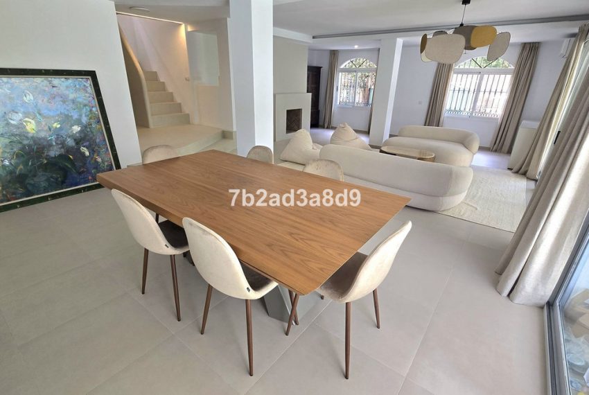 R4981120-Villa-For-Sale-Elviria-Detached-7-Beds-416-Built-6