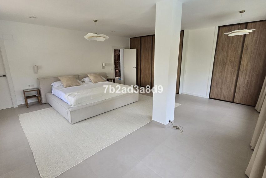 R4981120-Villa-For-Sale-Elviria-Detached-7-Beds-416-Built-8
