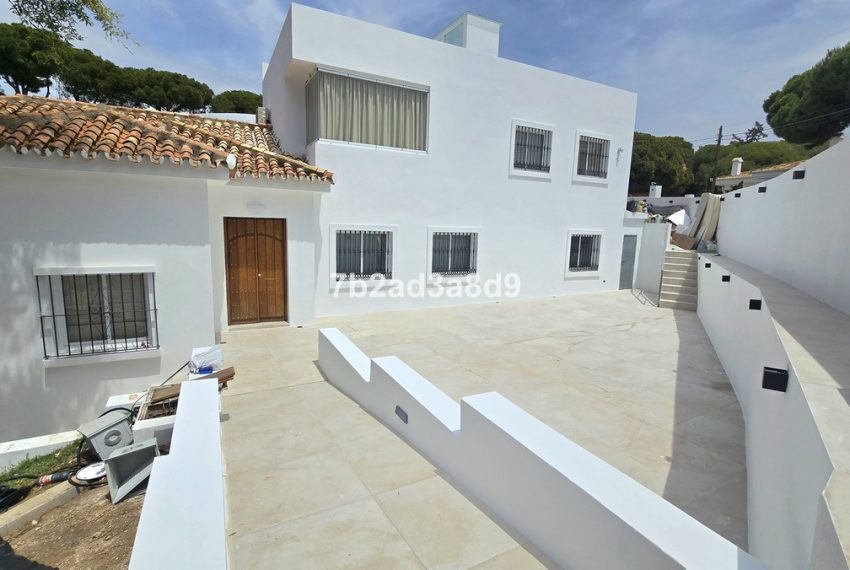 R4981120-Villa-For-Sale-Elviria-Detached-7-Beds-416-Built