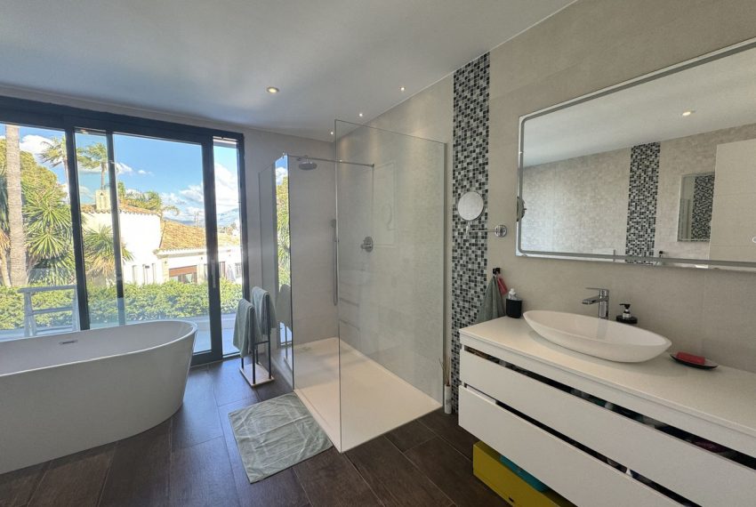 R4981324-Villa-For-Sale-Atalaya-Detached-6-Beds-417-Built-10